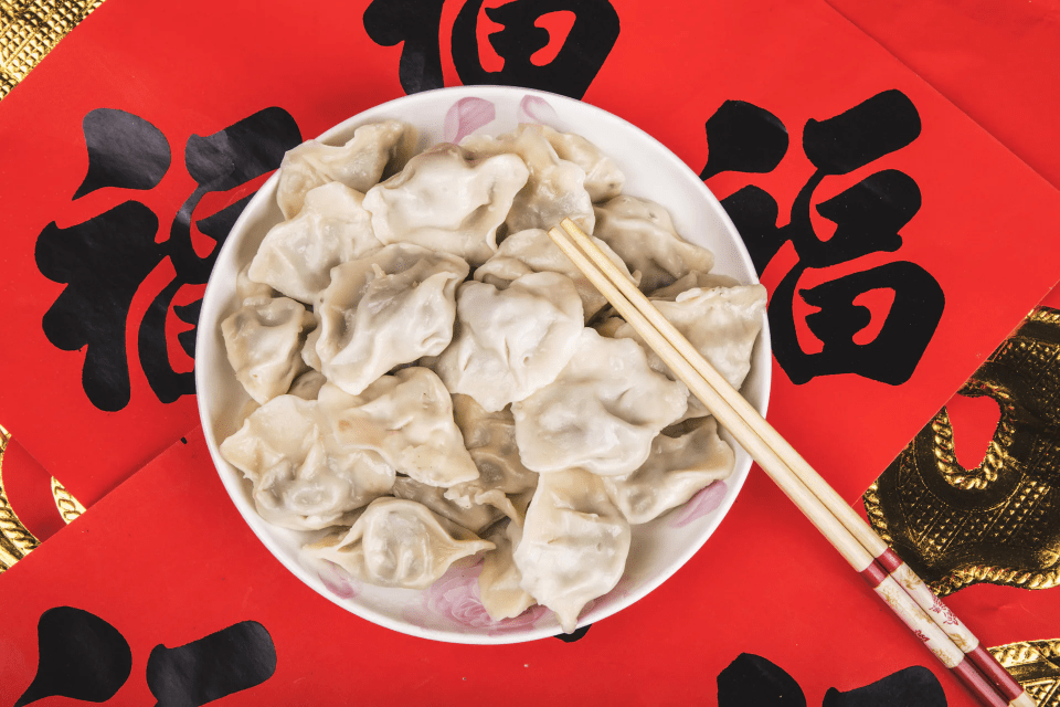 Nieuwjaar dumplings (knoedels) maken onderdeel uit van de Chinese Nieuwjaar viering
